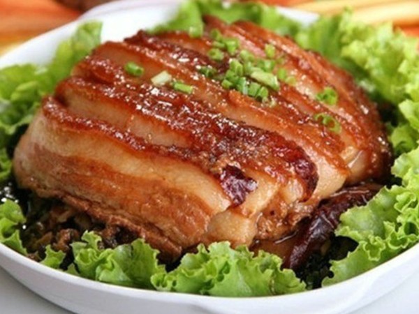 湖南长沙某公司购买了诺贝思燃气蒸汽发生器配套夹层锅烹制梅菜扣肉案例