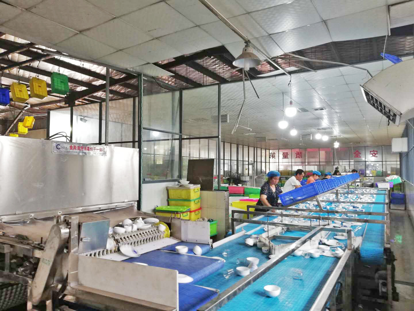 湖南长沙某餐具配送中心是一家集中式餐饮具消毒服务企业，购诺贝思燃气蒸汽发生器配套餐具消毒